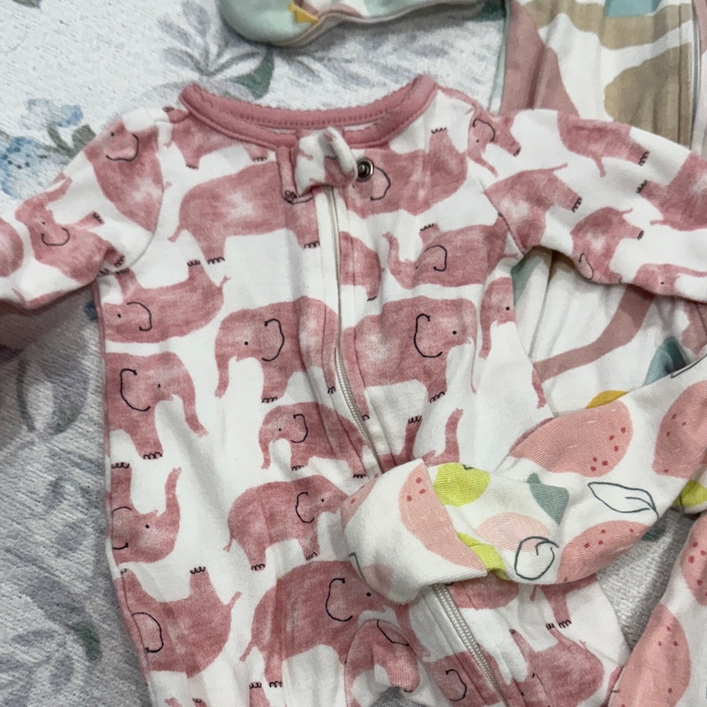 BUNDLE OF 6 NEWBORN ONESIES - Picture 4 of 7